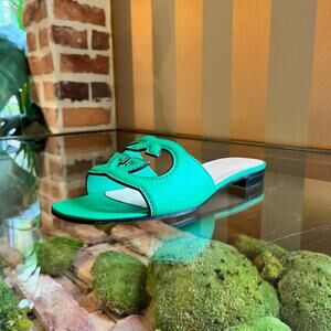 GUCCI Leather Logo Cutout Flat Sandals 39.5(9.5US)